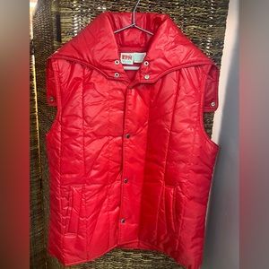 RPM- Vintage Nylon puffer vest with converting zip open/ closed‎ hooded, Size XL